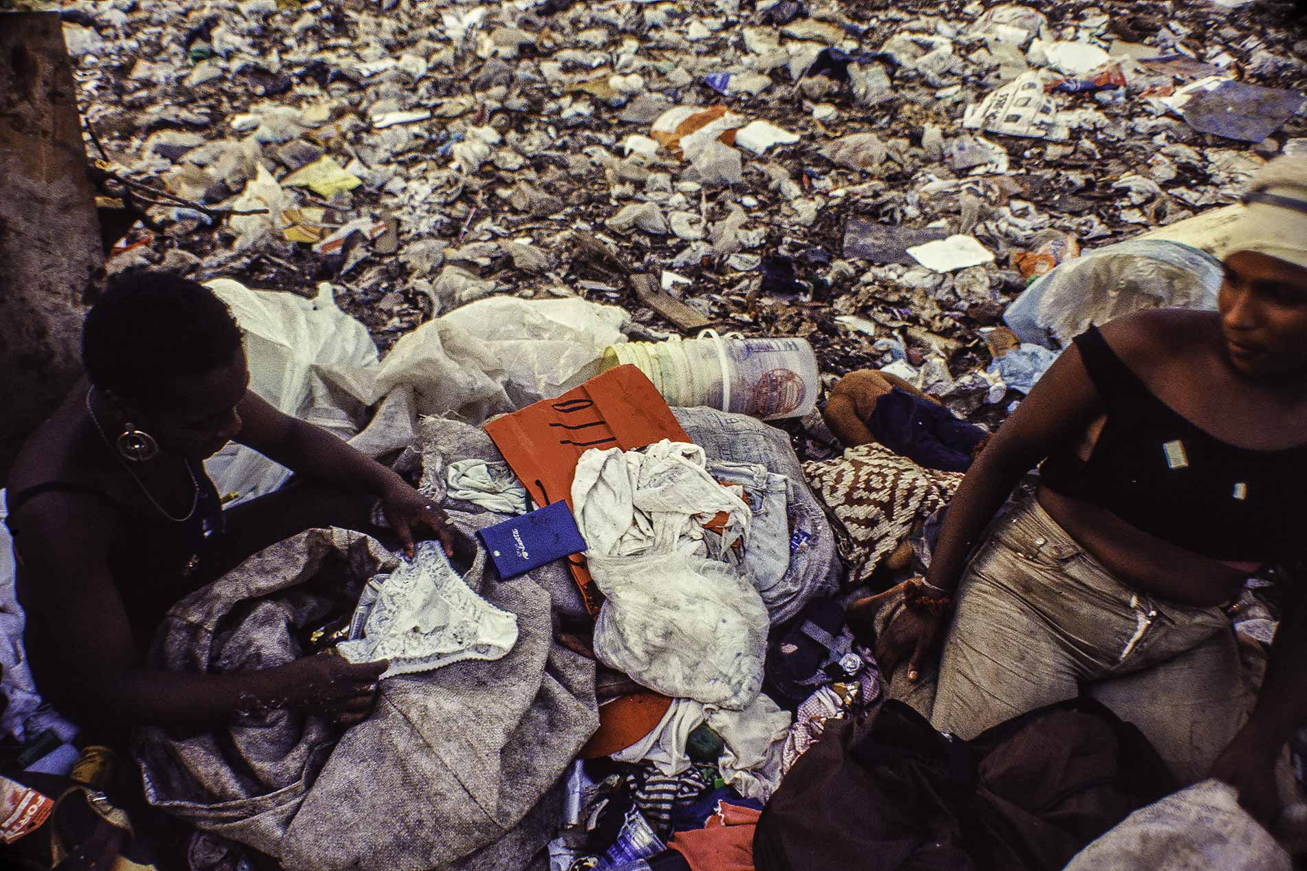 Women Landfill poverty